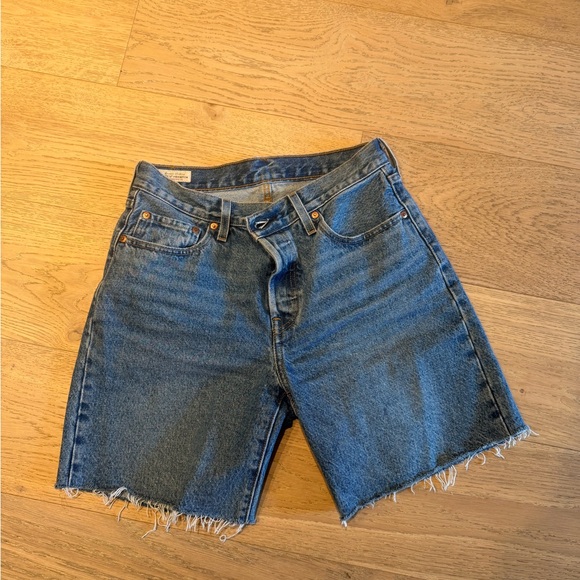Levi's Pants - 90’s Levi 501 Short